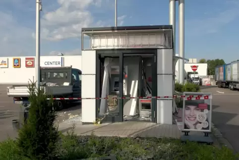 Auch der Pavillon wurde schwer beschädigt.