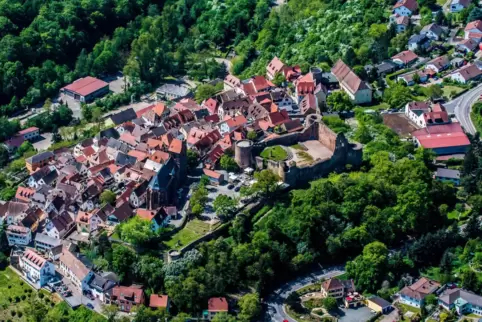 Welches Dorf ist das? Die Lösung scheint dieses Mal bereits auf den ersten Blick möglich zu sein. Wenn neben ihnen dann auch noc