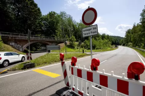 Bleibt bis Ende Oktober gesperrt: das Teilstück der B270 zwischen Bahnunterführung und der Abzweigung Walzweiher. 