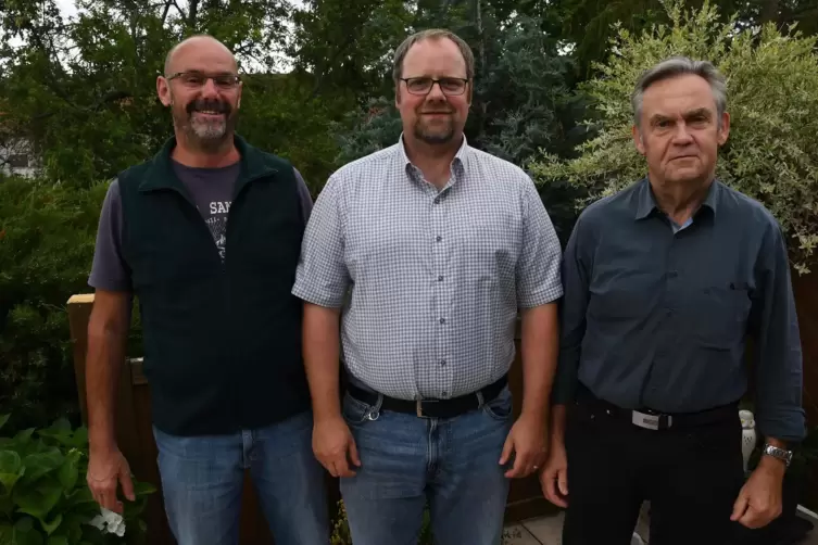 Sehen 2020 keine Chance f&uuml;r die beliebte Gruselveranstaltung: Ortwin Molter, Ortsb&uuml;rgermeister Marcel Form und Albert Koch.