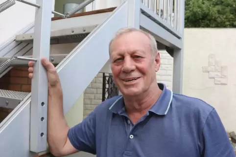 In seinem Zuhause hat Johann Fleig eine Treppe aus Minitec-Profilen gebaut. Die erinnert ihn auch jetzt im Ruhestand an seinen f