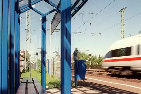 Zur Fußballweltmeisterschaft wurde die S-Bahn-Strecke zwischen Kaiserslautern und Saarbrücken gebaut. Damals schloss die Bahn in