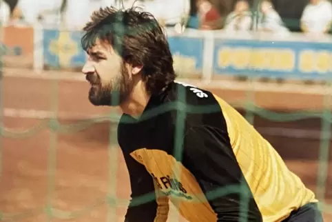 Stefan Märtens Mitte der 80er auf dem Hartplatz Rappen.