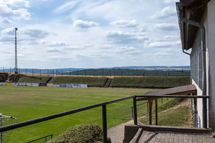 Eine Stationierungsoption ist der Sportplatz Ein&ouml;llen.