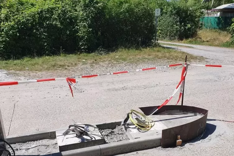 Fundament: Hier kommt die Schranke hin.