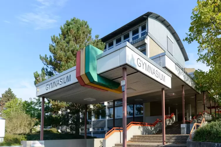Die Schulleiterin verl&auml;sst das Gymnasium Schifferstadt und geht in Pension. 