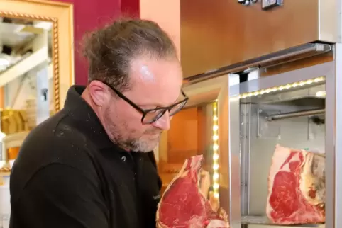 Fleischkauf ist Vertrauensache, sagt der Koch und Metzgermeister Alexander Weisbrod. 