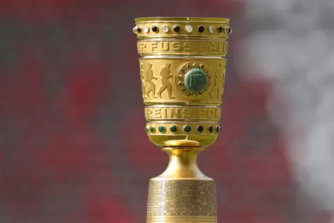 Das Objekt der Begierde: der DFB-Pokal. 