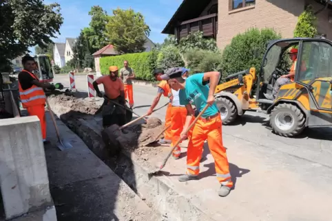 Der Breitbandausbau im Kreiscluster hat im Leiningerland in Bockenheim begonnen. Jetzt sind die Arbeiter im Auftrag von Inexio i