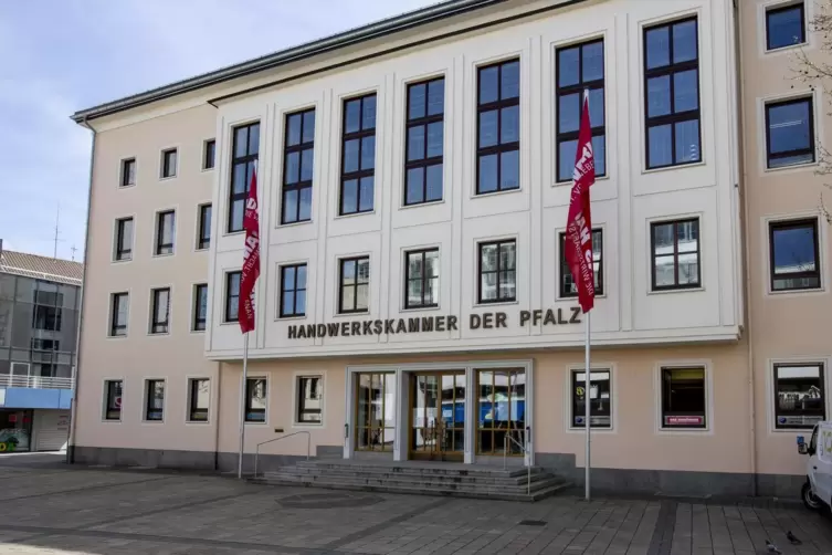 Der Sitz der Handwerkskammer der Pfalz ist in Kaiserslautern.