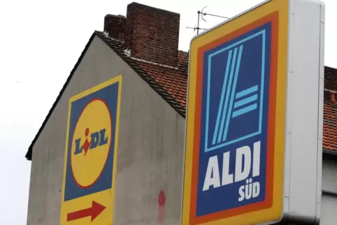 Der Pizzateig mit Sauce wurde unter anderem bei Lidl und Aldi Süd verkauft.