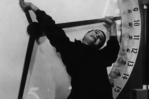 Noch vor Charlie Chaplin zeigte Lang den Menschen im Hamsterrad der modernen Maschine: Sein Stummfilm „Metropolis“ von 1927 entw