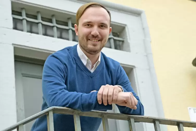 Dennis Schmidt am Ruchheimer Schloss.