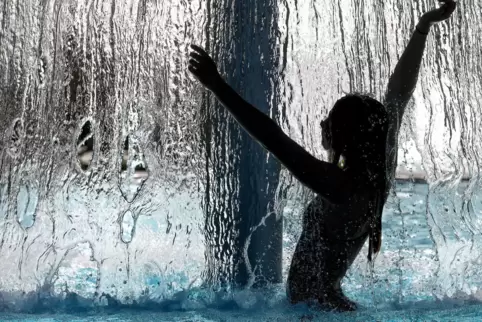 Ein Besuch im Freibad bringt Abkühlung bei der Hitze.