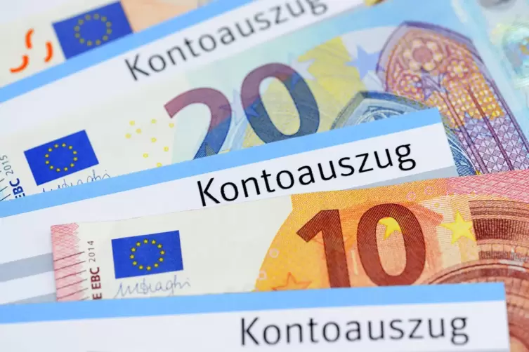 Über fremde Konten soll ein Verdächtigter der CDU Cochem-Zell Bargeld aus der eigenen Kasse zugeschustert haben.