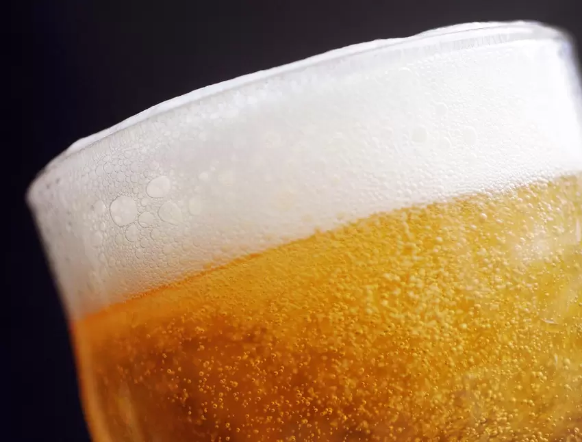 Im Sommer sorgen kühle Getränke für die nötige Erfrischung. Auch Bier wird in dieser Jahreszeit besonders gerne getrunken. Hier