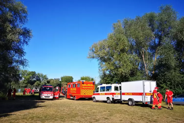 Feuerwehr, DLRG, Polizei und Rettungsdienst waren im Einsatz. 