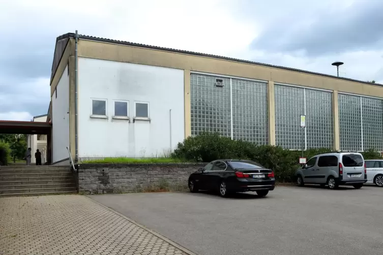 Das Notkrankenhaus befindet sich unter der Turnhalle. 