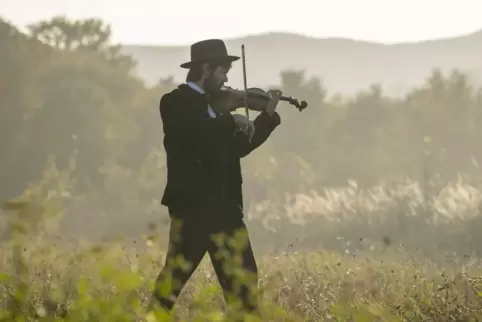 Um einen verschwundenen polnisch-jüdischen Geiger entspinnt sich die Filmhandlung von „Song of Names“. 