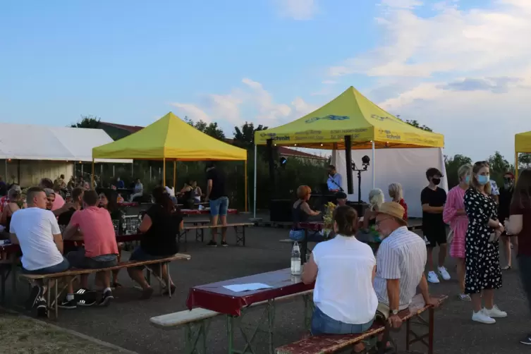 Sommerfest in Obrigheim: Es war die erste größere Feier im Leiningerland nach dem Lockdown. 