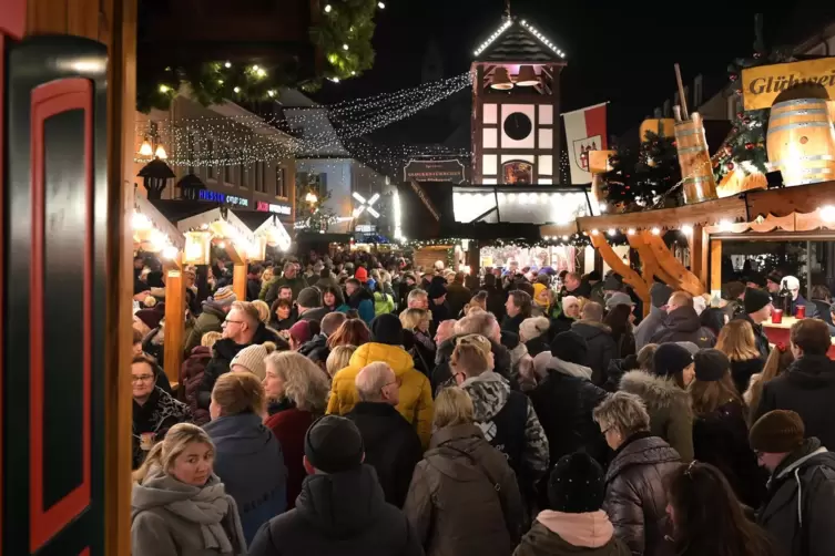 So eng wird schwierig in diesem Jahr: Weihnachtsmarkt in Speyer. 