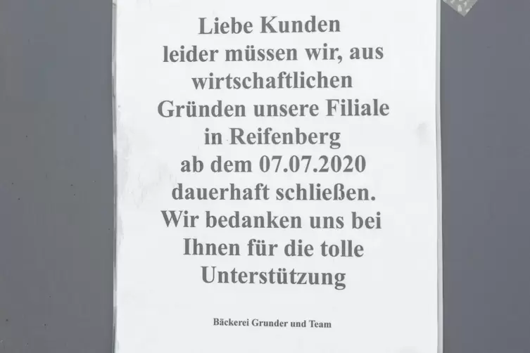 Dieser Aushang verweist seit Wochen darauf, dass die Reifenberger nicht mehr mit B&auml;ckereiwaren beliefert werden. 