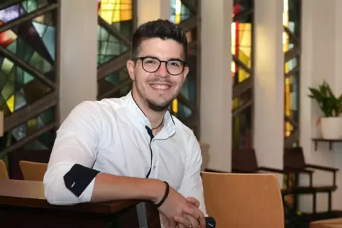 Bereitet sich in Dudenhofen auf den Beruf des evangelischen Pfarrers vor: Julian Kiefhaber. 