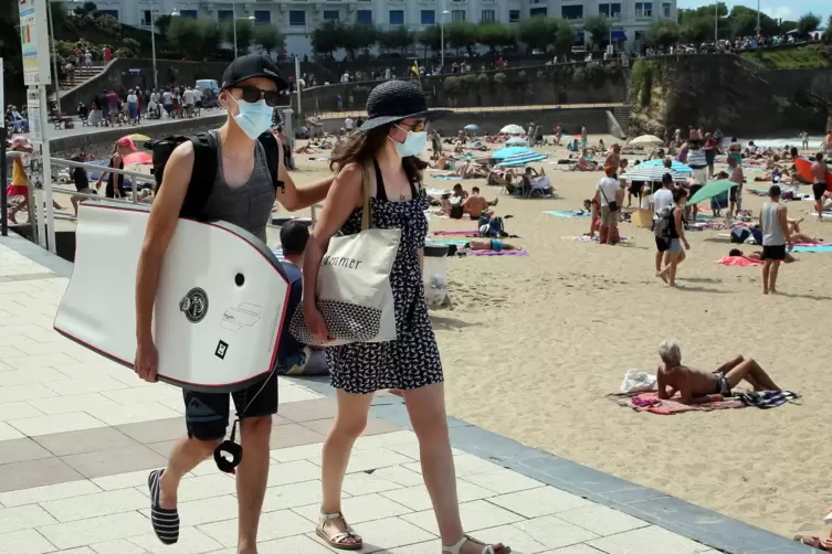 Auch in Biarritz gilt im Freien die Pflicht, eine Schutzmaske zu tragen.