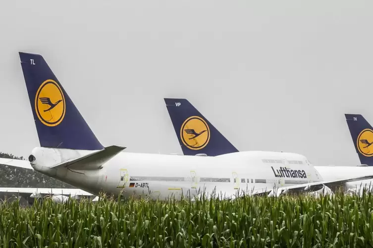 3 Milliarden Euro Verlust muss die Lufthansa im ersten Halbjahr verkraften.