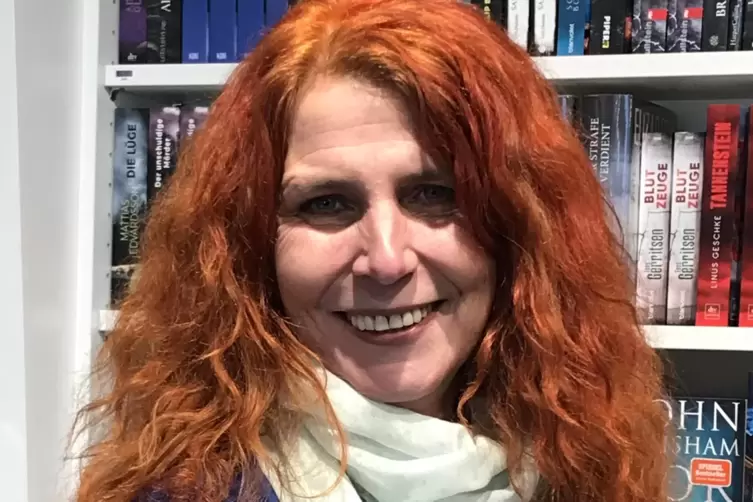 Karin Hünninghaus von der Neustadter Bahnhofsbuchhandlung empfiehlt Karsten Dusses ungewöhnlichen Kriminalroman „Achtsam morden“