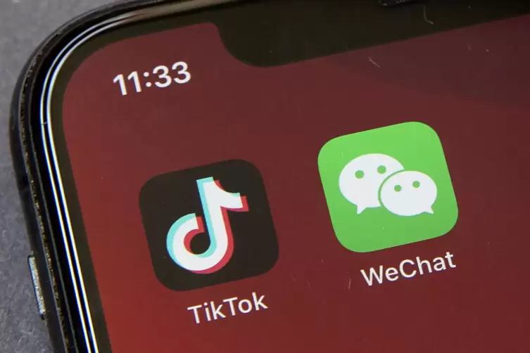 Für Trump unliebsame Konkurrenz aus China auf dem Smartphone: die Apps Tiktok und WeChat.