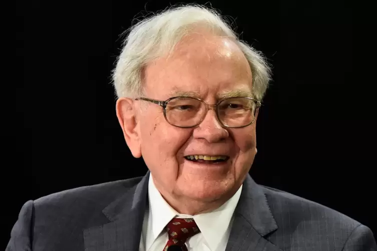 Warren Buffet hat ein Luxusproblem: Er schwimmt im Geld. 