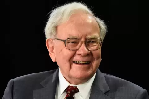 Warren Buffet hat ein Luxusproblem: Er schwimmt im Geld. 