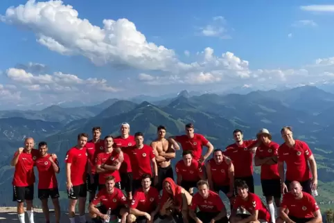 Die Eulen in den Alpen: Ein „Gipfelsturm“ stand am Samstag auf dem Plan von Trainer Ben Matschke. 