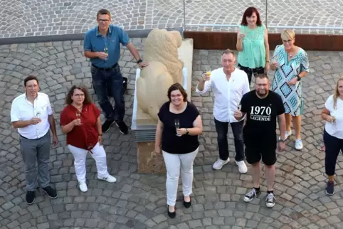 Traditionell werden die 50-Jährigen zu einem Empfang eingeladen. Im Bild die sieben Jubilare, Stadtbürgermeisterin Isabel Steinh