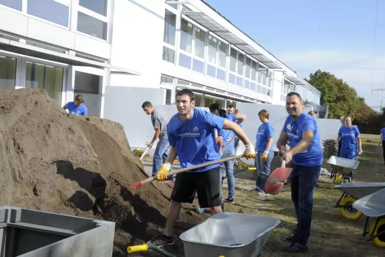 Anpacken, mithelfen: So sah es bei einem Freiwilligentag der vergangenen Jahre aus.