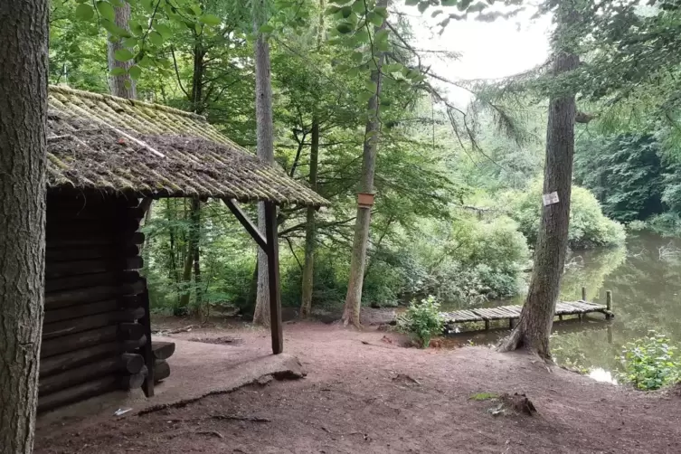 Walden Pond in Massachusetts? Nein, die Anglerh&uuml;tte am Gersbachweiher.