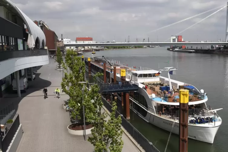 Auch ein Schiffsanleger geh&ouml;rt mittlerweile zur Galerie.