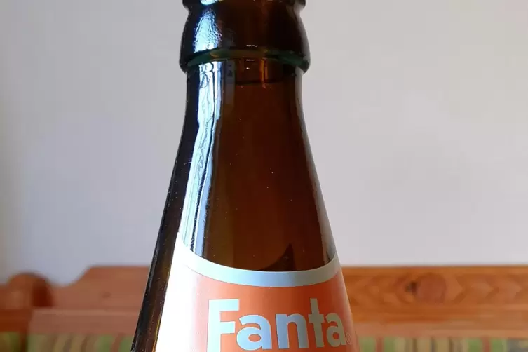 2015 wurde die altbekannte Ringflasche von Fanta noch einmal auf den Markt gebracht.