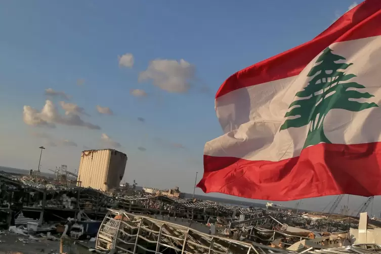 Nach der verheerenden Explosion im Hafen von Beirut und massiver Gewalt bei Protesten gegen die politische Elite wächst der Druc
