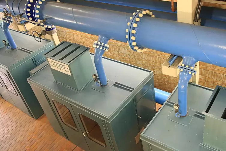 Drei der vier Netzwerkpumpen aus dem Jahr 1975.