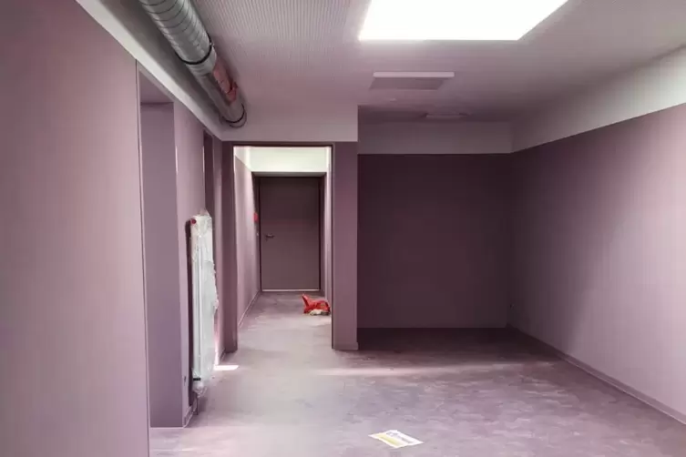 Neue Farben gab es f&uuml;r die Siebenpfeiffer-Realschule plus in Ha&szlig;loch