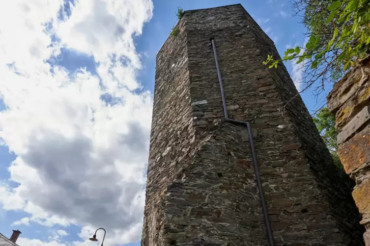Ein schiefes Wahrzeichen: der Turm von Dausenau (Rhein-Lahn-Kreis).