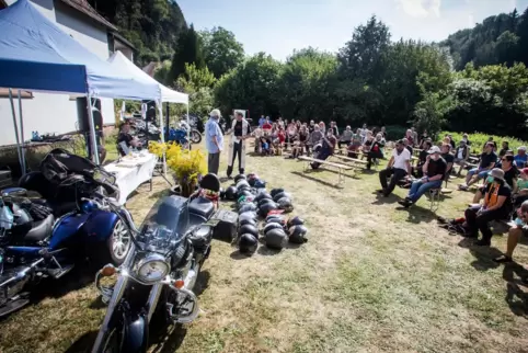 Seit 16 Jahren lädt der protestantische Pfarrer Tilo Brach zum Motorradgottesdienst ein. 