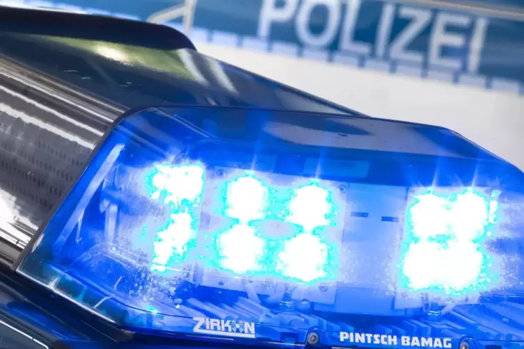 Die Polizei wurde zu einem Supermarkt in der Welfenstraße in Otterstadt gerufen. 