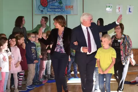 Vor knapp zwei Jahren besuchten Bundespräsident Frank-Walter Steinmeier und Ministerpräsidentin Malu Dreyer die GrundschuleBotte