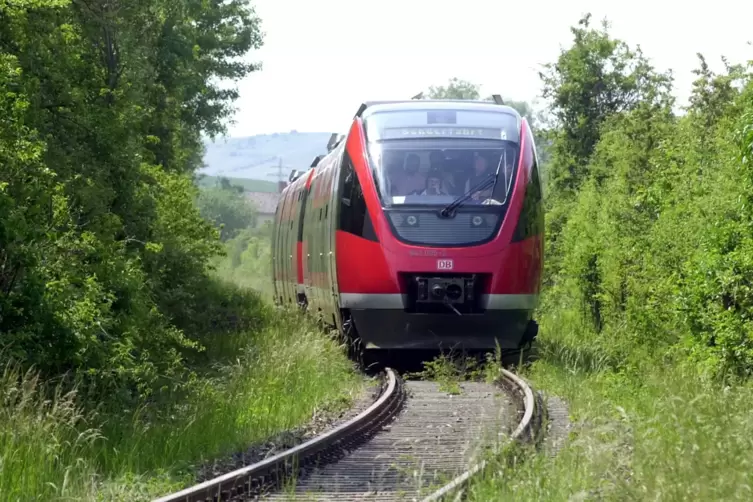 Die Zellertalbahn wurde 2001 für einen touristischen Verkehr reaktiviert, ist aber seit drei Jahren gesperrt. 