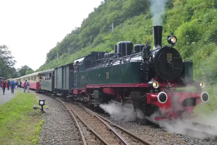 Auf der Brohltalbahn fahren an bestimmten Tagen auch Dampfzüge.