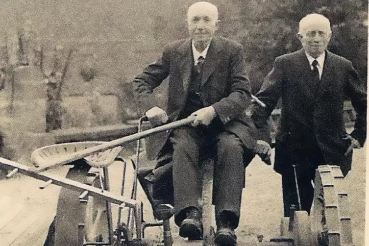 Den Memoiren von Peter Stabel (1863-1939 (links), rechts sein Bruder Josef Stabel, 1865-1937), ist ein Beitrag des Heftes gewidm