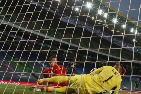 Serge Gnabry vom FC Bayern München erzielte den zweiten Treffer seiner Mannschaft. 